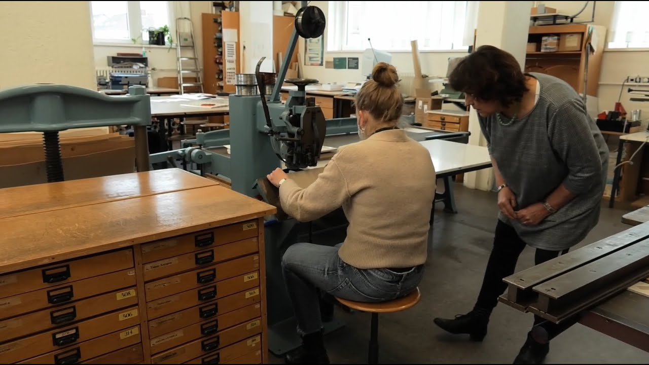 Die Werkstatt "Papierverarbeitung und Buchbindung" | Werkstätten an der HBK Braunschweig